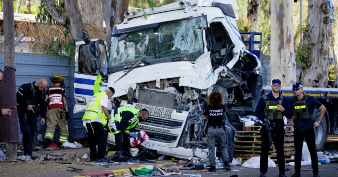 Camion sulla folla nella giornata dei caduti: questa guerra non finisce