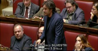 Copertina di Extraprofitti, Silvestri (M5s) al governo: “Due anni di prese in giro, vi rincorreremo ovunque per calendarizzare la legge”