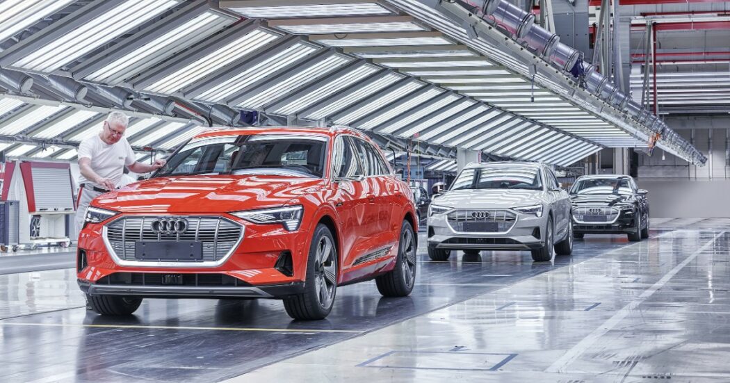 Audi, un 2024 tra luci e ombre. Con il nuovo piano investimenti per 8 miliardi in Germania