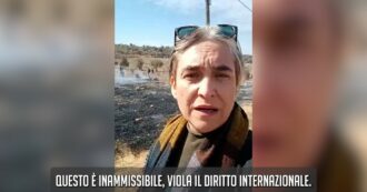 Copertina di L’ex sindaca di Barcellona Ada Colau: “Esercito israeliano ha attaccato con i lacrimogeni la nostra delegazione in Cisgiordania”