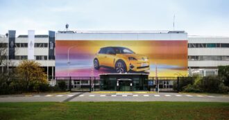 Copertina di Ampere svilupperà una piccola elettrica per Nissan. L’ad Renault De Meo: “Twingo EV nel 2026 a meno di 20 mila euro”