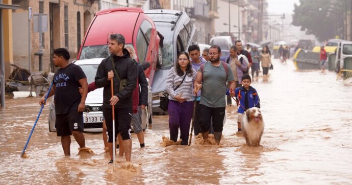 “In 8 ore è caduta la pioggia di un anno”: ecco il dato che spiega il disastro di Valencia