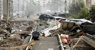 Copertina di Valencia, spaventa l’ipocrisia della nostra destra: mostra sostegno, ma ha la coscienza sporca