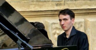 Copertina di È morto a 26 anni il pianista Antonio Atriano: solo pochi mesi fa aveva scoperto di avere un tumore