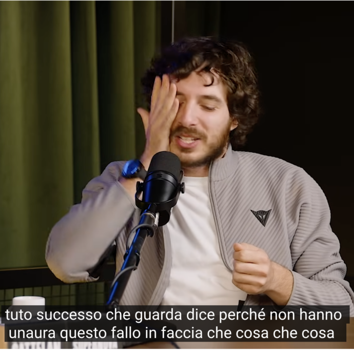 “Ho una collezione di film porno tedeschi. Non mi eccitano, anzi, mi fanno ridere”: la confessione di Pierpaolo Spollon