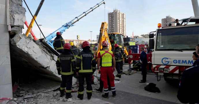 Serbia, crolla tetto stazione: 14 vittime