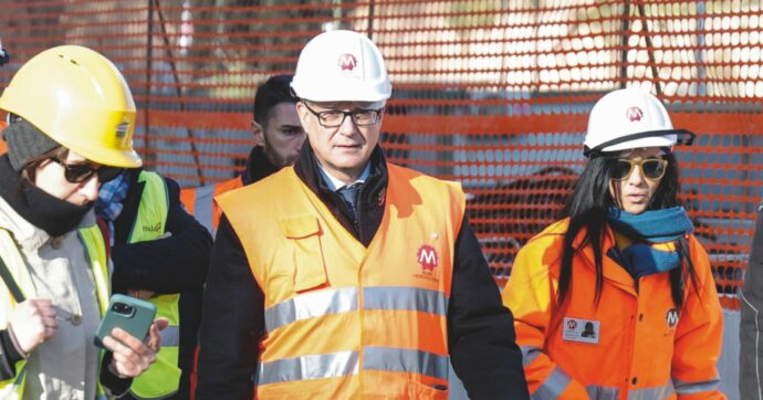 Gualtieri (e Caltagirone) contro Giorgetti: “Taglio da 425 mln alla Metro C di Roma”
