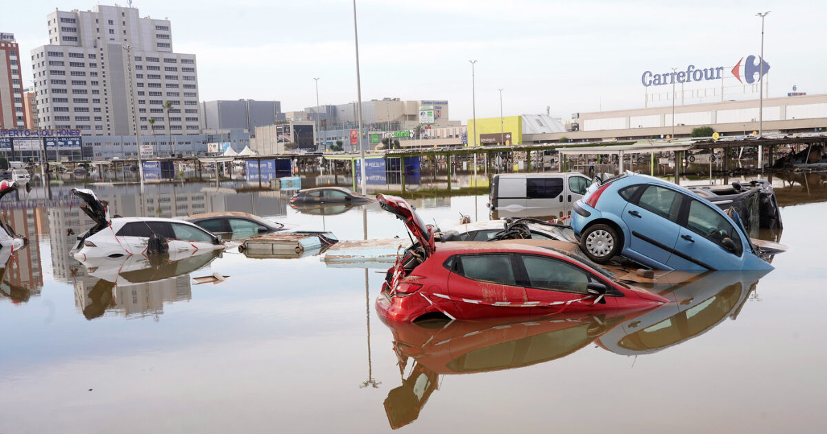 Strage climatica Valencia, sale a 207 il conto, provvisorio, delle vittime. Si continua a cercare