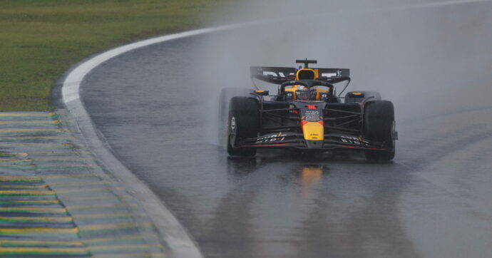 Formula 1, sotto il diluvio di Interlagos Max Verstappen vince davanti a Ocon e Gasly