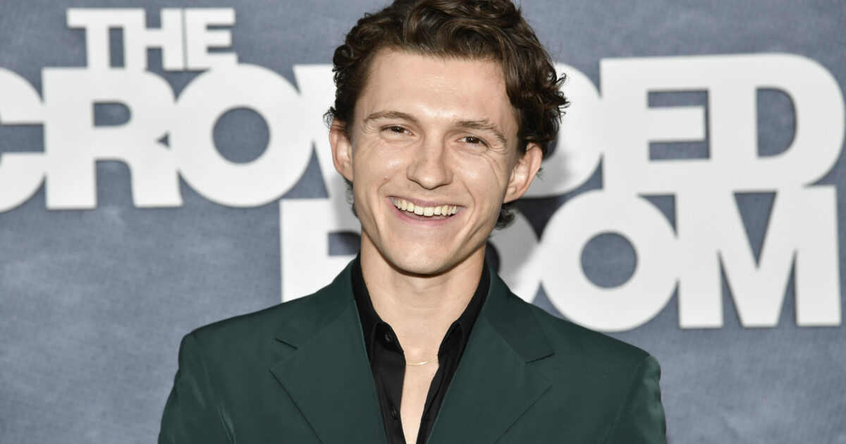 “Bevevo troppo ed ero quel tipo di persona che non riusciva a fermarsi a una sola birra. Poi sono guarito”: Tom Holland lancia una linea analcolica