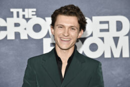 Copertina di “Bevevo troppo ed ero quel tipo di persona che non riusciva a fermarsi a una sola birra. Poi sono guarito”: Tom Holland lancia una linea analcolica