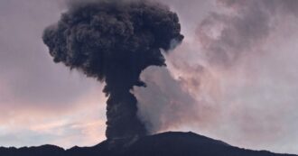 Copertina di Eruzione del vulcano Lewotobi Laki-Laki: almeno dieci morti e villaggi evacuati in Indonesia