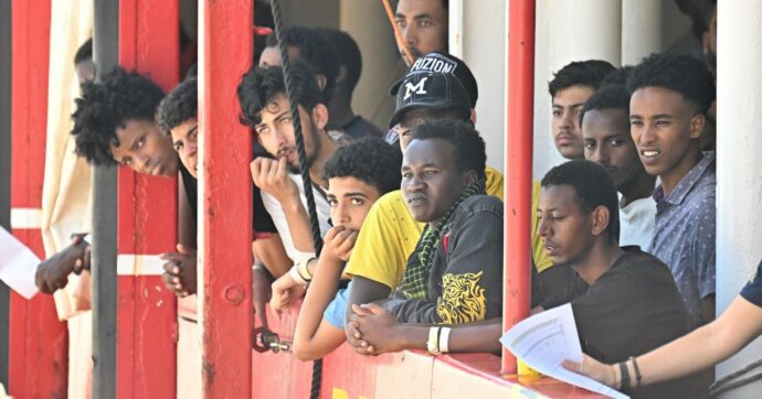 Migranti, Michele Ainis: “Giudici comunisti? No, norme  ‘spettacolo’ già bocciate dalla Ue”