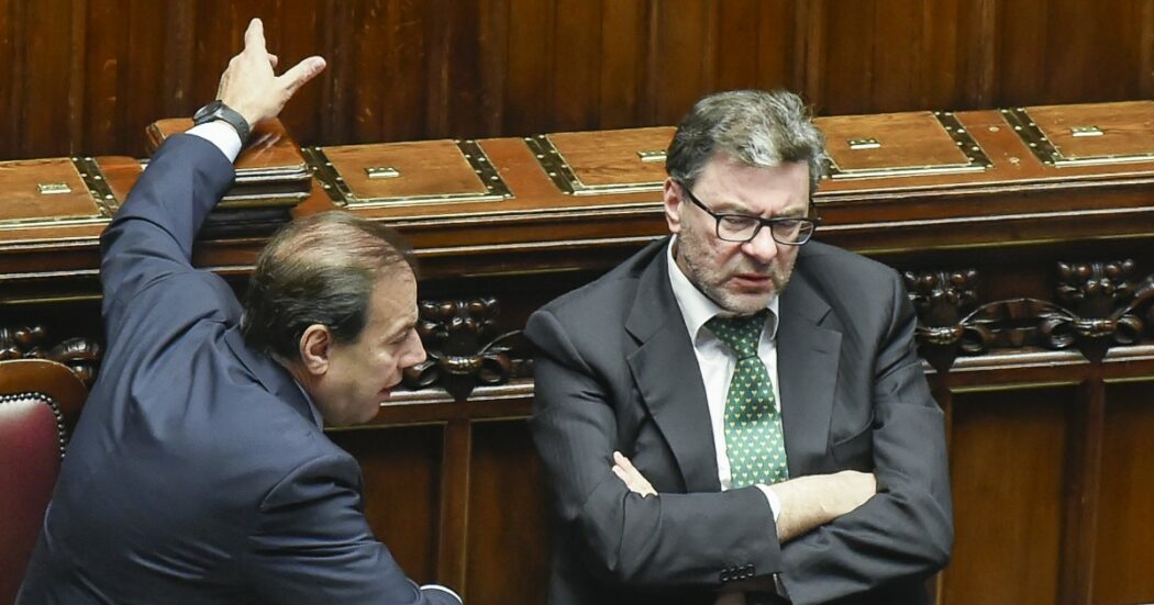 https://st.ilfattoquotidiano.it/wp-content/uploads/2024/11/05/Giorgetti_Leo-1050x551.jpg