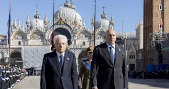 Copertina di Mattarella a Venezia: il prefetto fa alzare il Mose (senza acqua alta). Il sollevamento costa 200mila euro