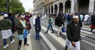 Copertina di Essere musulmani in Europa è più difficile: i dati del report Ue. “Uno su due è vittima di discriminazione”. Ma in Italia va un po’ meglio