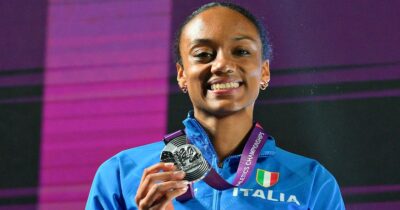 Copertina di Larissa Iapichino batte il record italiano della madre Fiona May nel salto in lungo dopo 28 anni