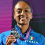 Copertina di Larissa Iapichino batte il record italiano della madre Fiona May nel salto in lungo dopo 28 anni