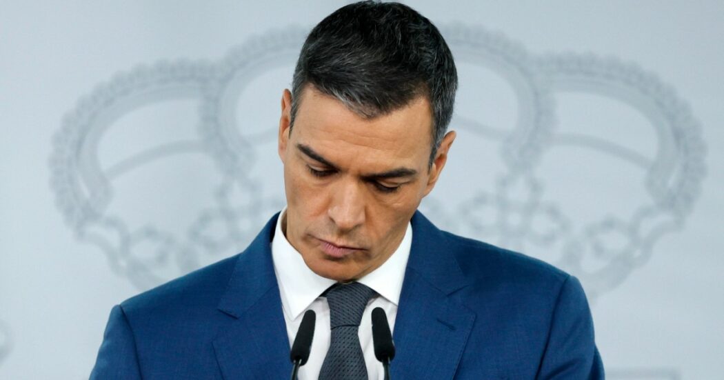 https://st.ilfattoquotidiano.it/wp-content/uploads/2024/11/05/pedro-sanchez-1050x551.jpg