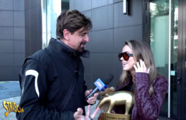 Copertina di “Sì, è vero. Uso l’auricolare sia per La Talpa che a Dazn”: Diletta Leotta “attapirata” riceve il decimo Tapiro d’Oro della carriera da Striscia la Notizia