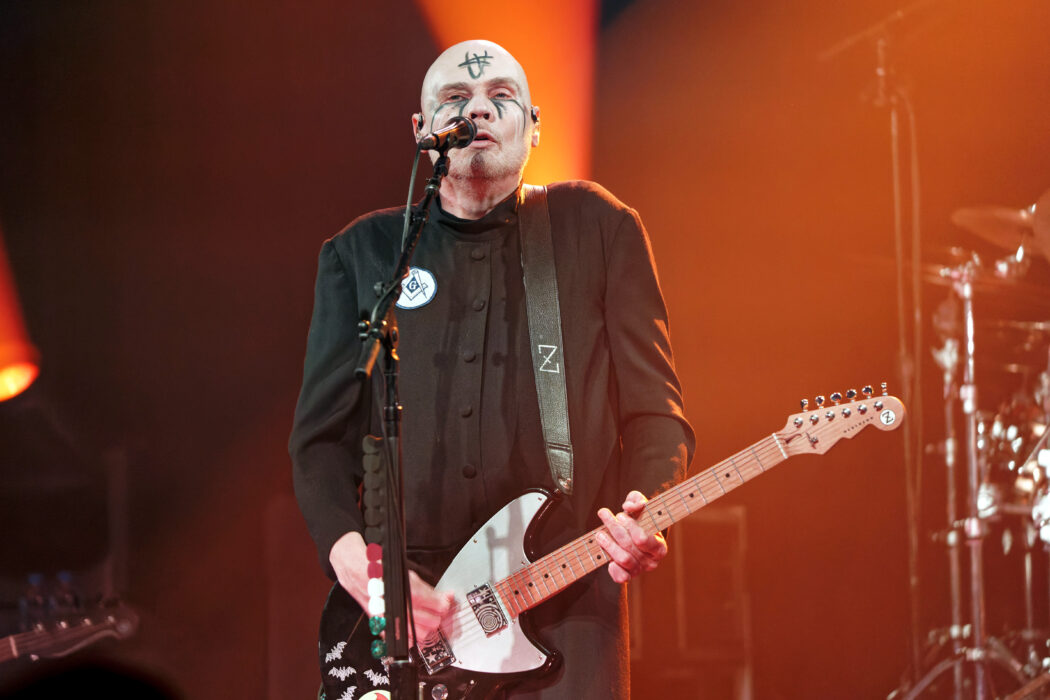 “Penso che la nostra sia una delle band più incomprese della storia del rock. I discografici mi dicevano ‘dai al pubblico quello che vuole’ ma io rispondevo ‘non me ne frega un caz**”: parla Billy Corgan