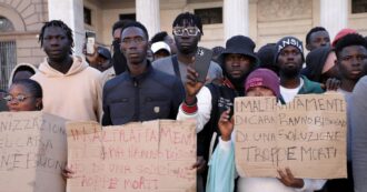 Copertina di Bari, morto richiedente asilo ospite del Cara: aveva ingoiato 11 pile per protesta. Rivolta dei migranti per il ritardo dei soccorsi