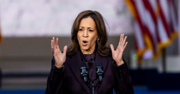 Kamala Harris parla dopo la sconfitta: “Non è la fine della lotta”. E rivela: “Con Trump impegno per una transizione pacifica”