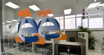 Copertina di Evasione fiscale, le ombre dietro il “record di recupero”: accertamenti sotto il livello pre Covid e per gli autonomi il rischio di un controllo è sotto il 4%