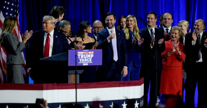 Mar-a-Lago nuova Camelot. Foto di famiglia allargata che vuol diventare dinastia