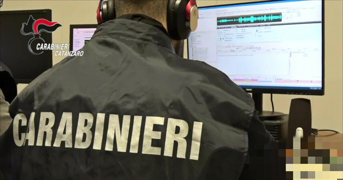 Gli affari della ‘ndrangheta “protetti” da due carabinieri infedeli: arrestati con altre 57 persone a Catanzaro