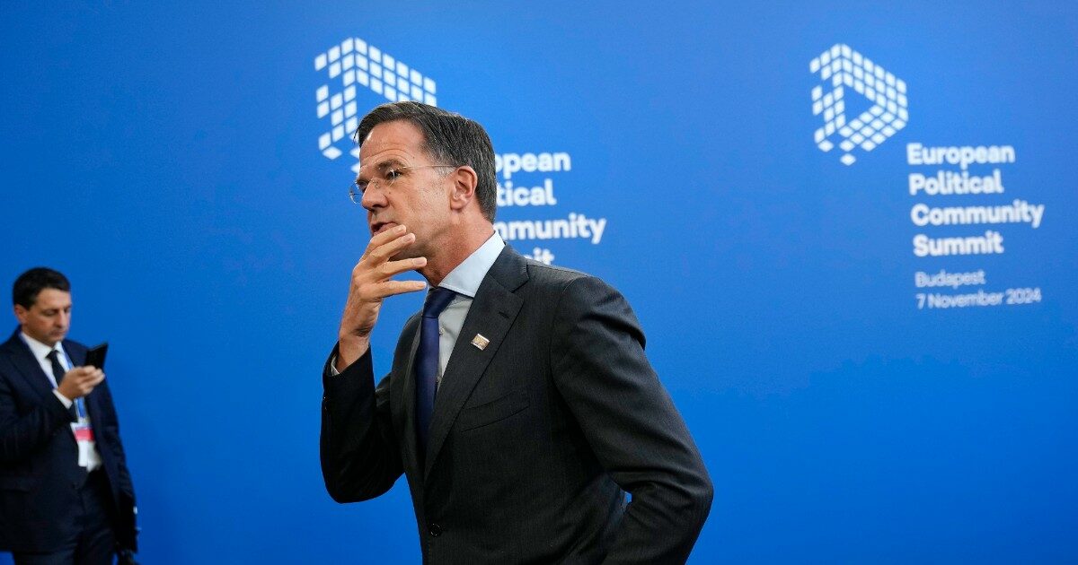 Rutte arma la Nato per accontentare Trump: “I membri paghino molto più del 2% del Pil per la Difesa. Promuoviamo la pace con la forza”