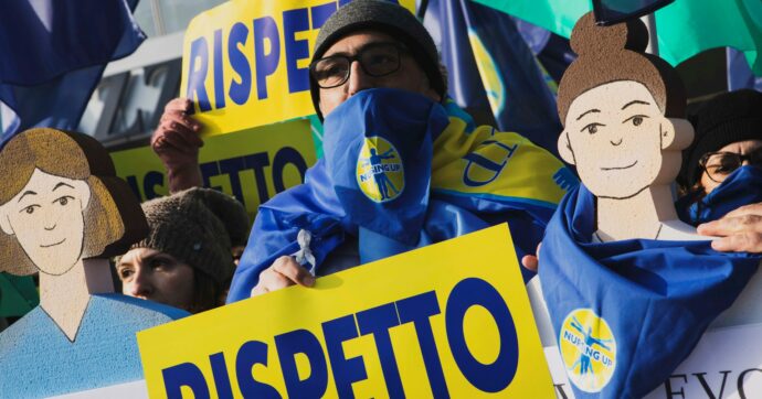 Copertina di Infermieri, l’indagine Nursing Up: due su tre lascerebbero volentieri il Servizio Sanitario