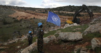 Copertina di Israele distrugge una postazione Unifil in Libano. Media: “Ora il Qatar rifiuta i membri di Hamas”