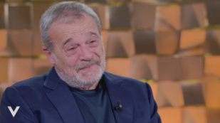 Copertina di “Ho sentito i miei genitori dirsi ‘ti amo’ solo una volta sul set, quando hanno doppiato Robert De Niro e Liza Minnelli”: Claudio Amendola racconta