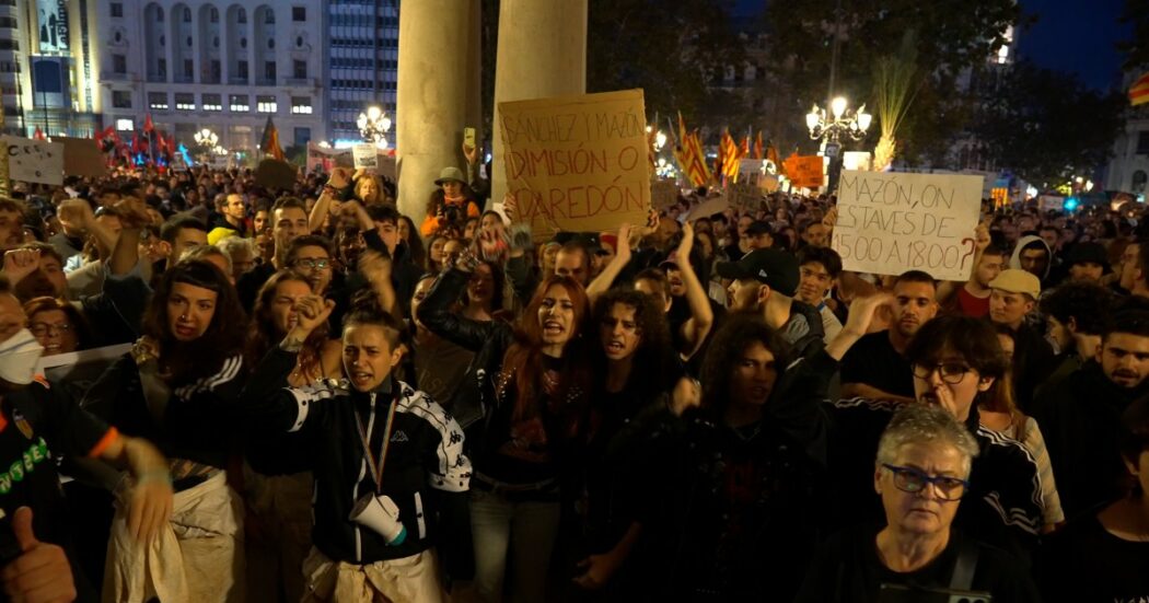 https://st.ilfattoquotidiano.it/wp-content/uploads/2024/11/10/valencia-2-1050x551.jpg