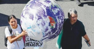 Copertina di Il riscaldamento globale supererà la soglia limite di 1,5 gradi entro il 2030: l’allarme nel rapporto sul cambiamento climatico