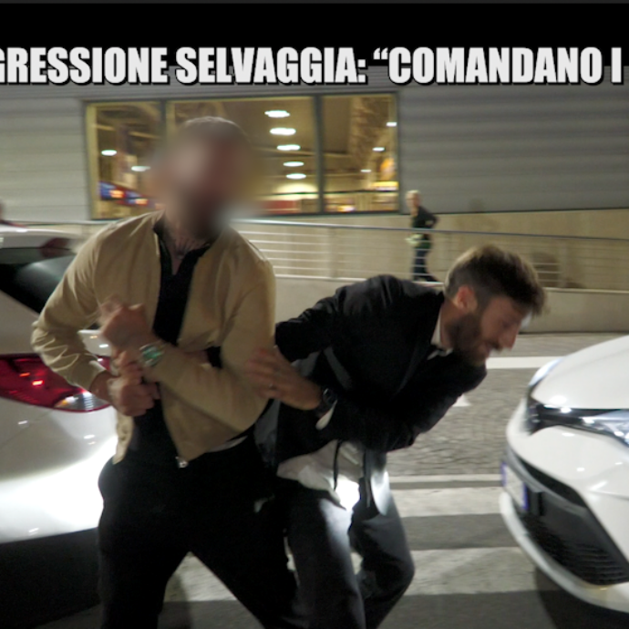 Calci e pugni a Nicolò De Devitiis de “Le Iene”, aggredito da un tassista romano. Un agente della polizia municipale rivela: “Comandano loro, sono forti politicamente”