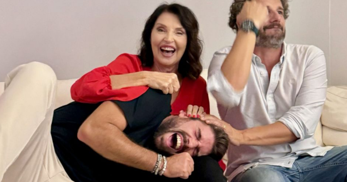 “Nel van di Casa a Prima Vista stiamo a piedi nudi. Poi faccio la pennichella e metto il cuscino sulle gambe di Corrado”: la confessione di Nadia Mayer