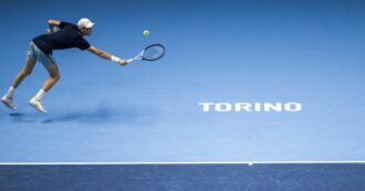 Copertina di Sinner ha rotto il ghiaccio con le Atp Finals: perché con De Minaur ha convinto ma per vincere servirà di più