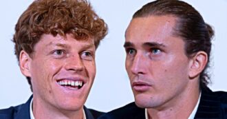 Copertina di Atp Finals, Sinner riceve il premio per il “miglior taglio di capelli”. Ma Zverev protesta: “Li ho fatti crescere per tre anni” – Video
