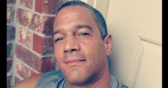 Copertina di Un italiano ucciso in Texas da un giovane di 17 anni: “Un malinteso, lo aveva fermato per chiedergli una sigaretta”