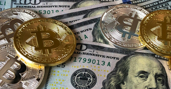 Il bitcoin sfiora i 90mila dollari poi ripiega. Scommesse su quota 100mila entro fine anno