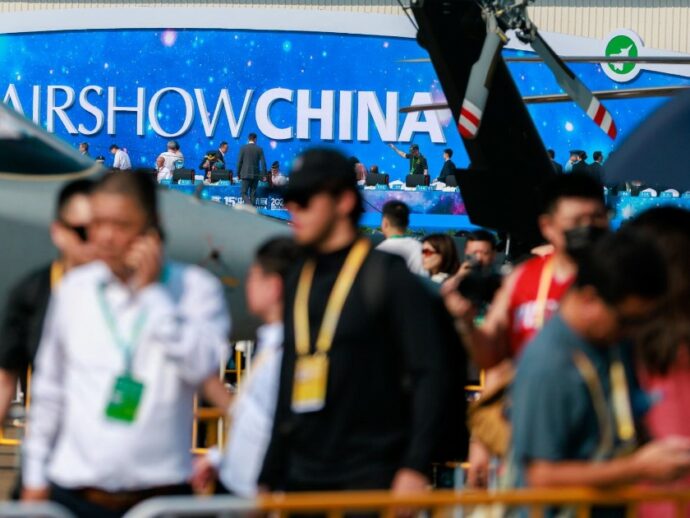 Cina, auto contro la folla in un centro sportivo a Zhuhai: 35 morti e 43 feriti gravi. La polizia ha arrestato un 62enne. Xi Jinping: “Atto vile”