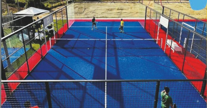 Copertina di Catania, campi da Padel abusivi in  parrocchia:  parte il processo