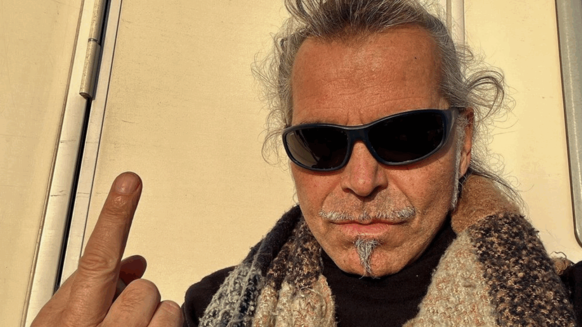 Piero Pelù: “Andare avanti a botte di Decreti sicurezza non risolverà nessun problema. Se i giovani hanno qualche cosa da dire vanno ascoltati e non repressi”