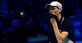 Copertina di Boomer e non solo: smettetela con i flash! Quel vizio che sta tormentando Sinner e colleghi alle Atp Finals