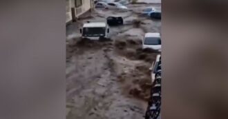 Copertina di Nubifragio nel Catanese, strade come fiumi a Riposto: auto trascinate dalla furia dell’acqua