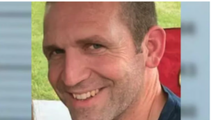 Copertina di Padre di tre figli si finge morto, lascia la famiglia negli Usa e fugge dall’amante in Uzbekistan. L’appello: “Ci sono bimbi che vogliono indietro il proprio papà”