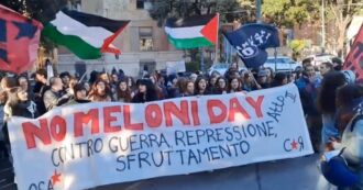 Copertina di Genova, gli studenti in protesta in occasione del No Meloni Day: “Rovesciamo il governo e liberiamo il Paese”