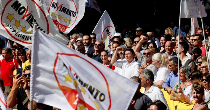 5 Stelle, i quesiti al voto degli iscritti: stop garante e alleanze, ma sul simbolo si frena